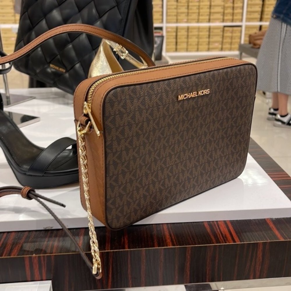 Michael Kors Large Jet Set Item East West Crossbody Brown - Picture 3 of 16